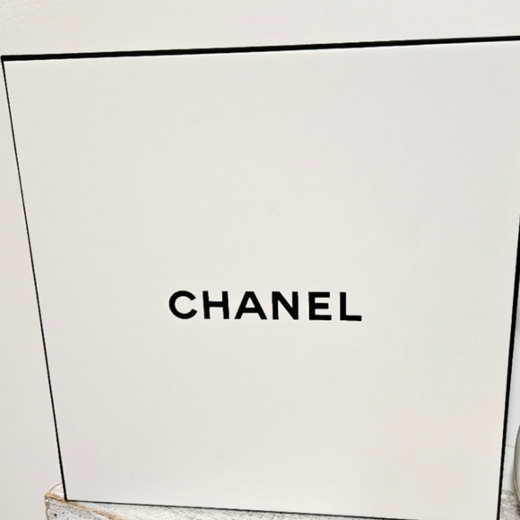 Authentic CHANEL Gift Box EUC, white and black 8.5"×8.5"×3.75" - Picture 1 of 4